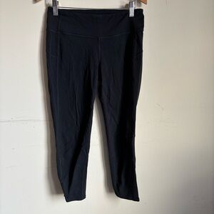 Athleta Black Activewear cropped leggings